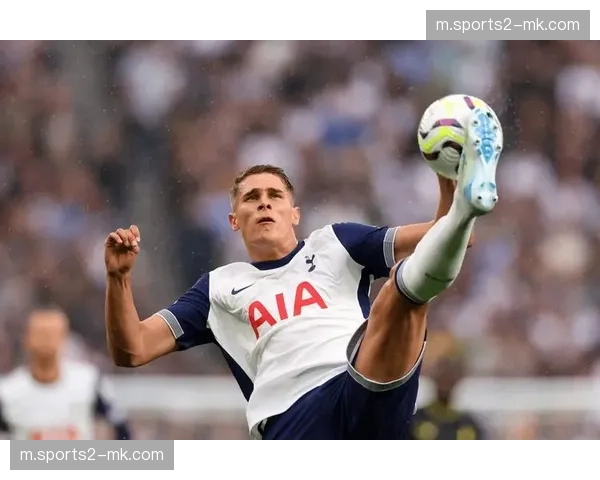 热刺近六轮失球达两位数 后防体系混乱成战绩滑坡主因 热刺近六轮失球达两位数 后防体系混乱成战绩滑坡主因